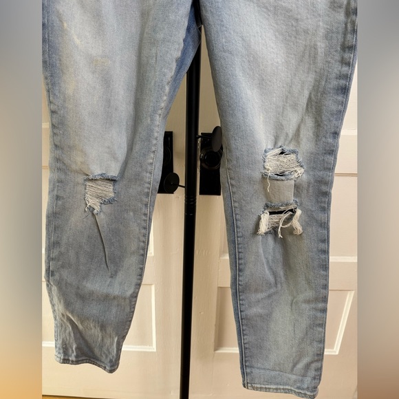 ❤️Distressed Midrise Straight Leg Jeans - Picture 3 of 5